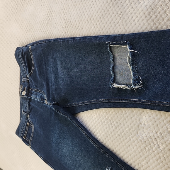 FOREVER 21 MENS JEANS SIZE 32×32 WASHED DISTRESSED DARK BLUE DENIM - Picture 6 of 9